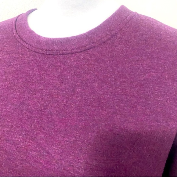 Orvis Women Size Medium Cozy Pullover Soft Crewneck Sweatshirt Beautiful Purple - Picture 3 of 10
